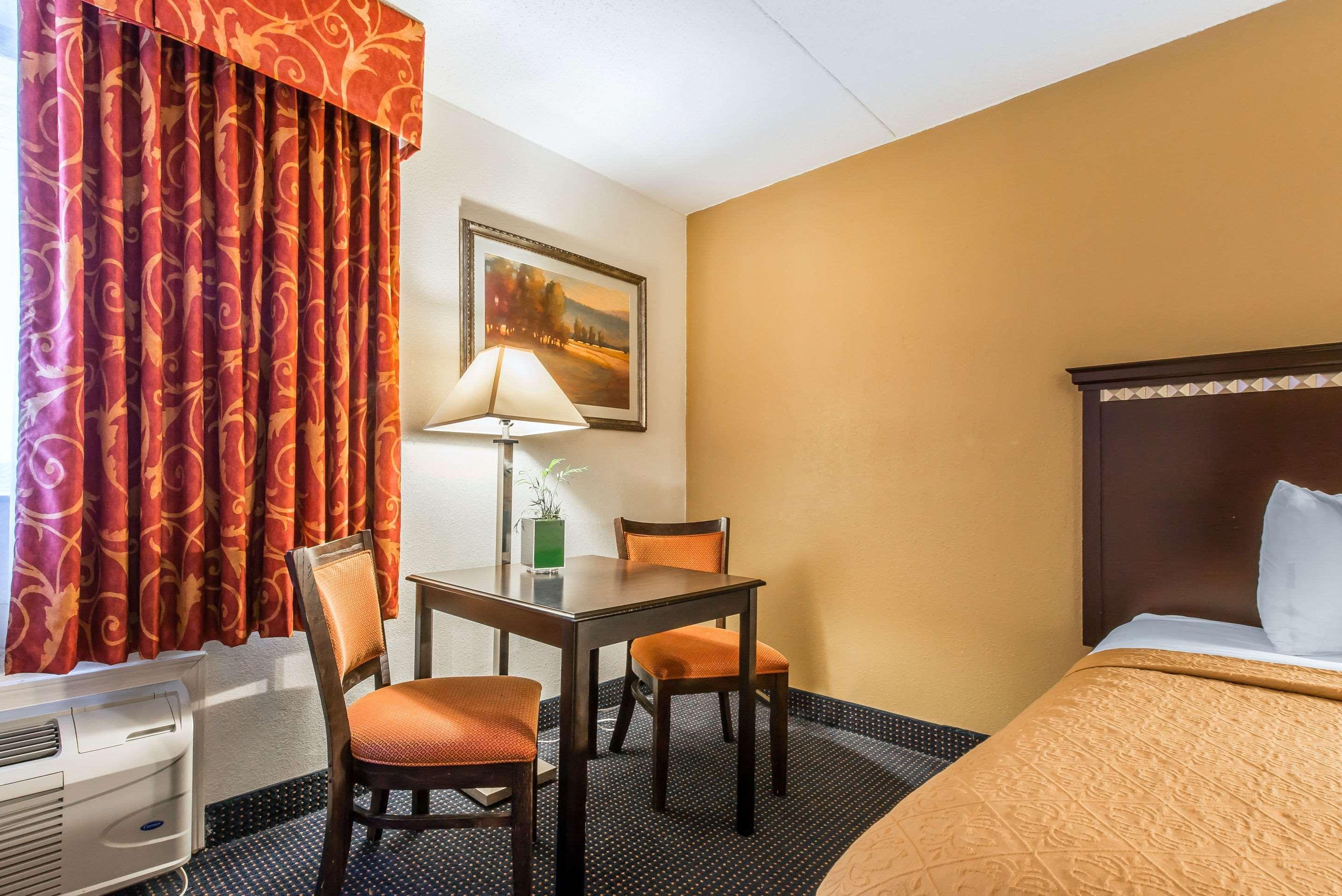 Quality Inn & Conference Center Съмърсет Екстериор снимка
