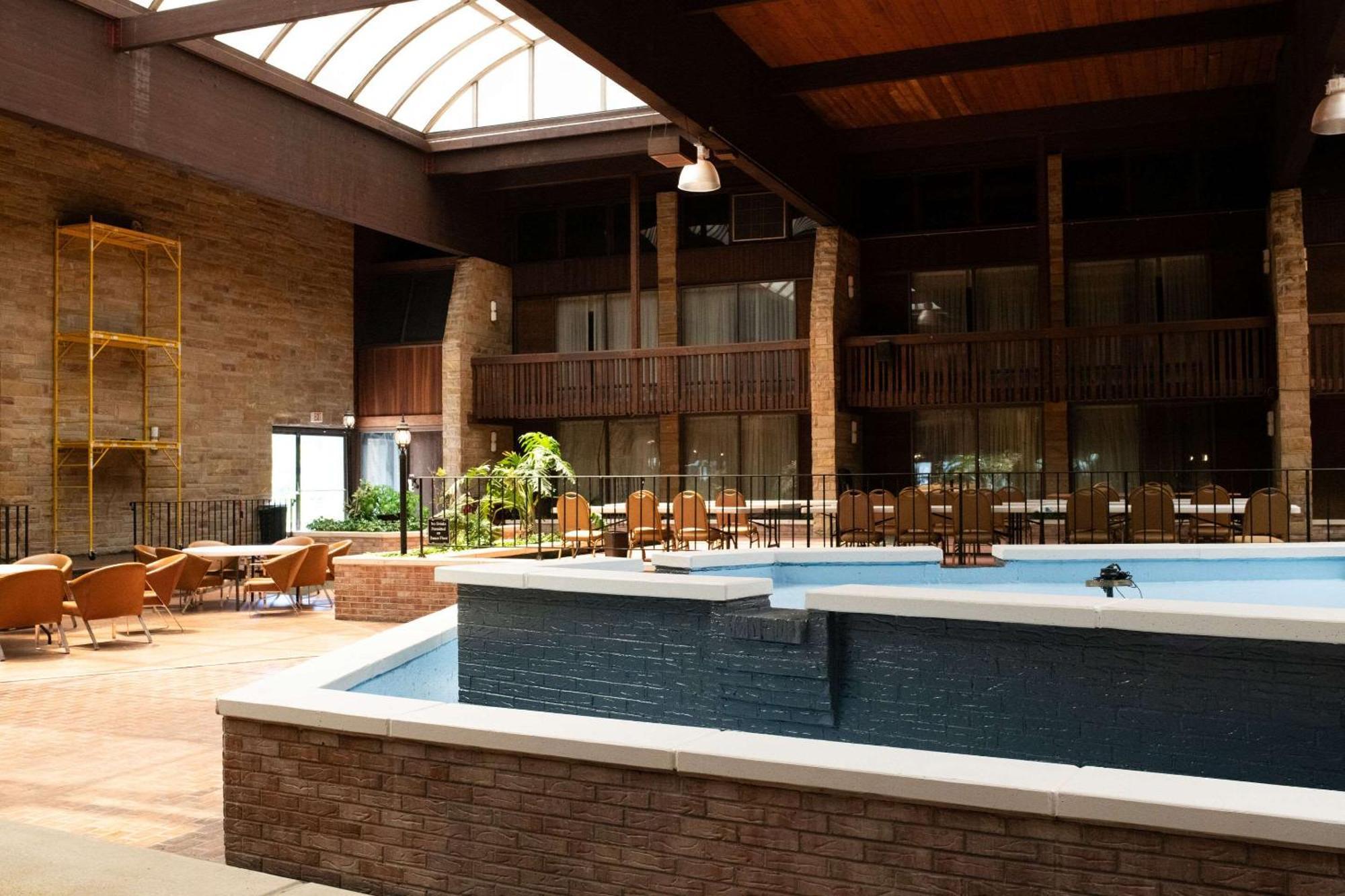 Quality Inn & Conference Center Съмърсет Екстериор снимка