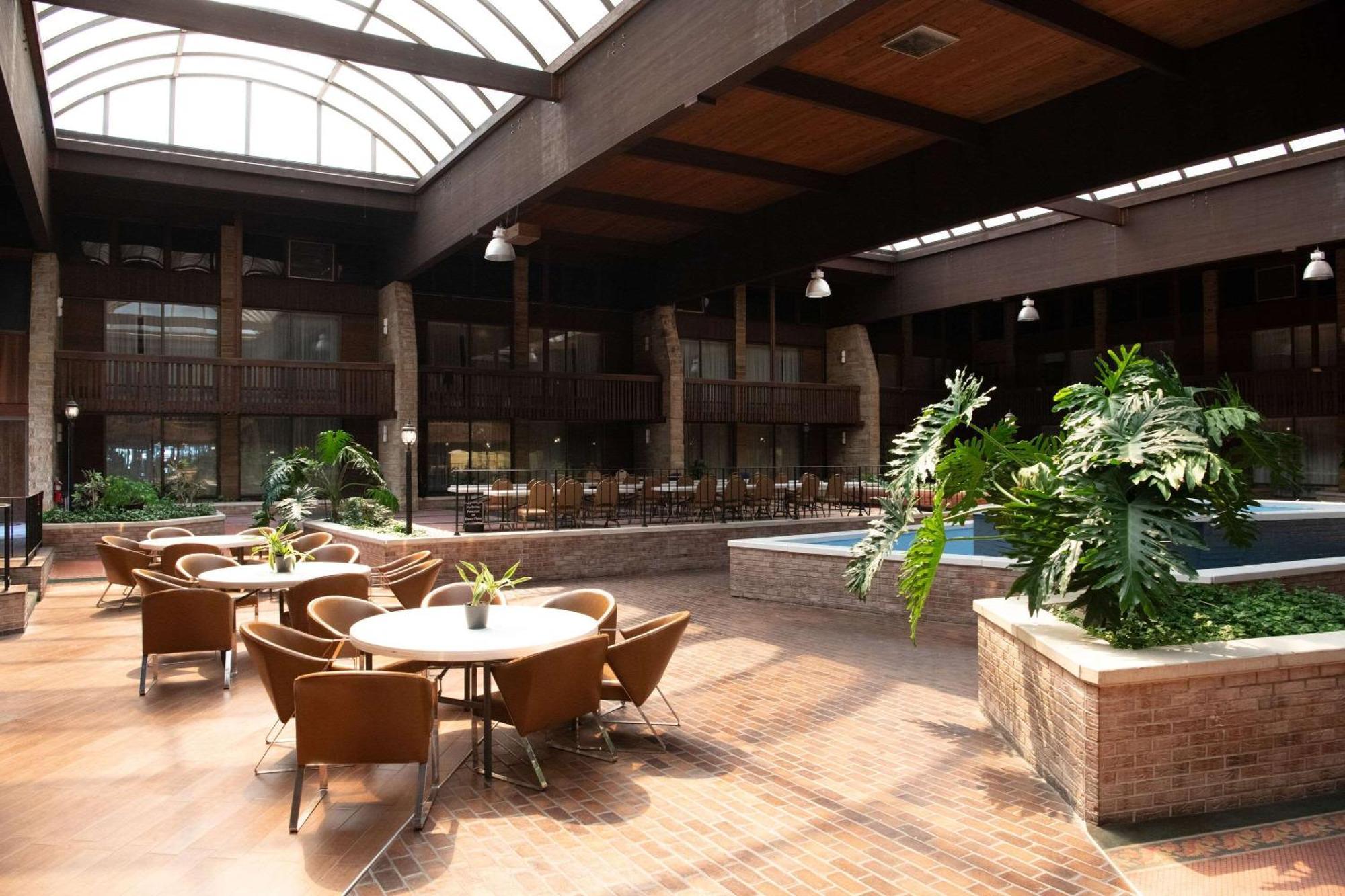 Quality Inn & Conference Center Съмърсет Екстериор снимка