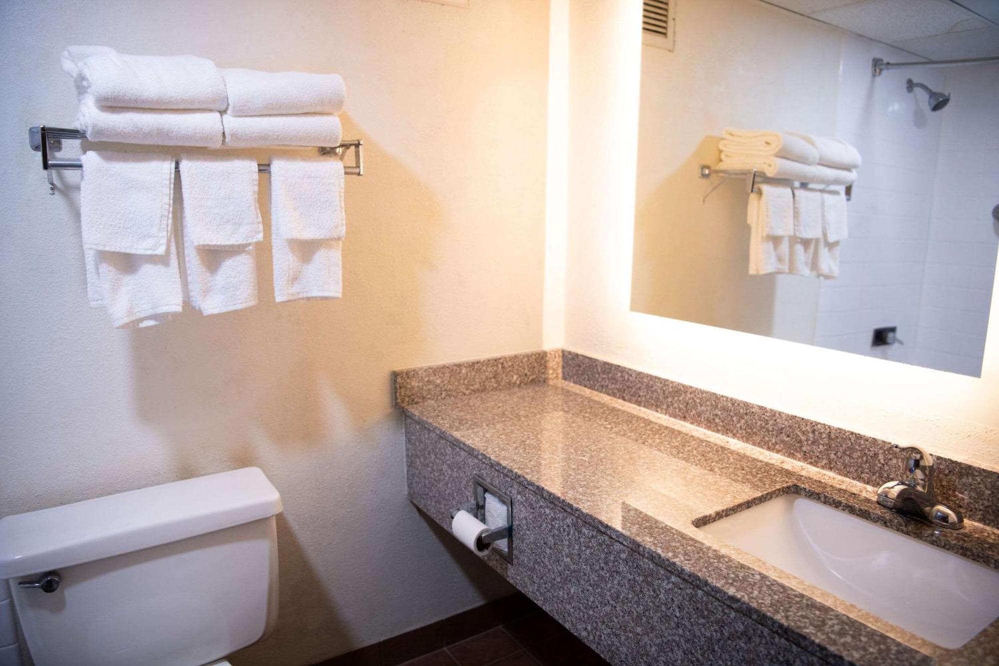 Quality Inn & Conference Center Съмърсет Екстериор снимка