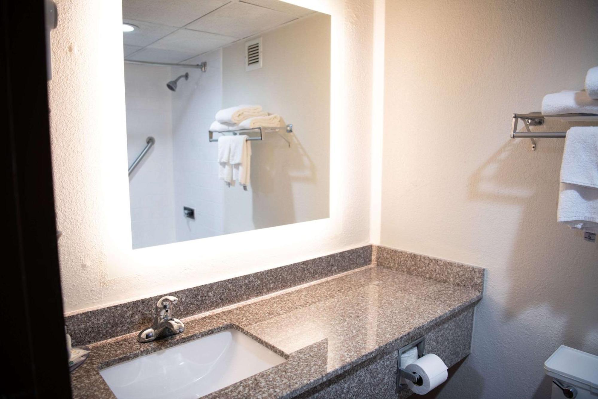 Quality Inn & Conference Center Съмърсет Екстериор снимка