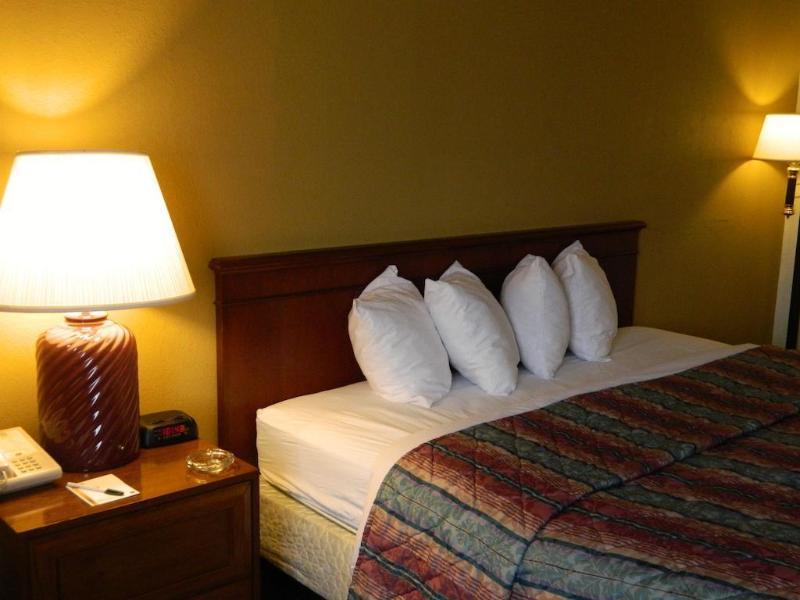 Quality Inn & Conference Center Съмърсет Екстериор снимка