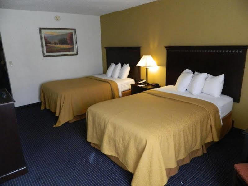 Quality Inn & Conference Center Съмърсет Екстериор снимка